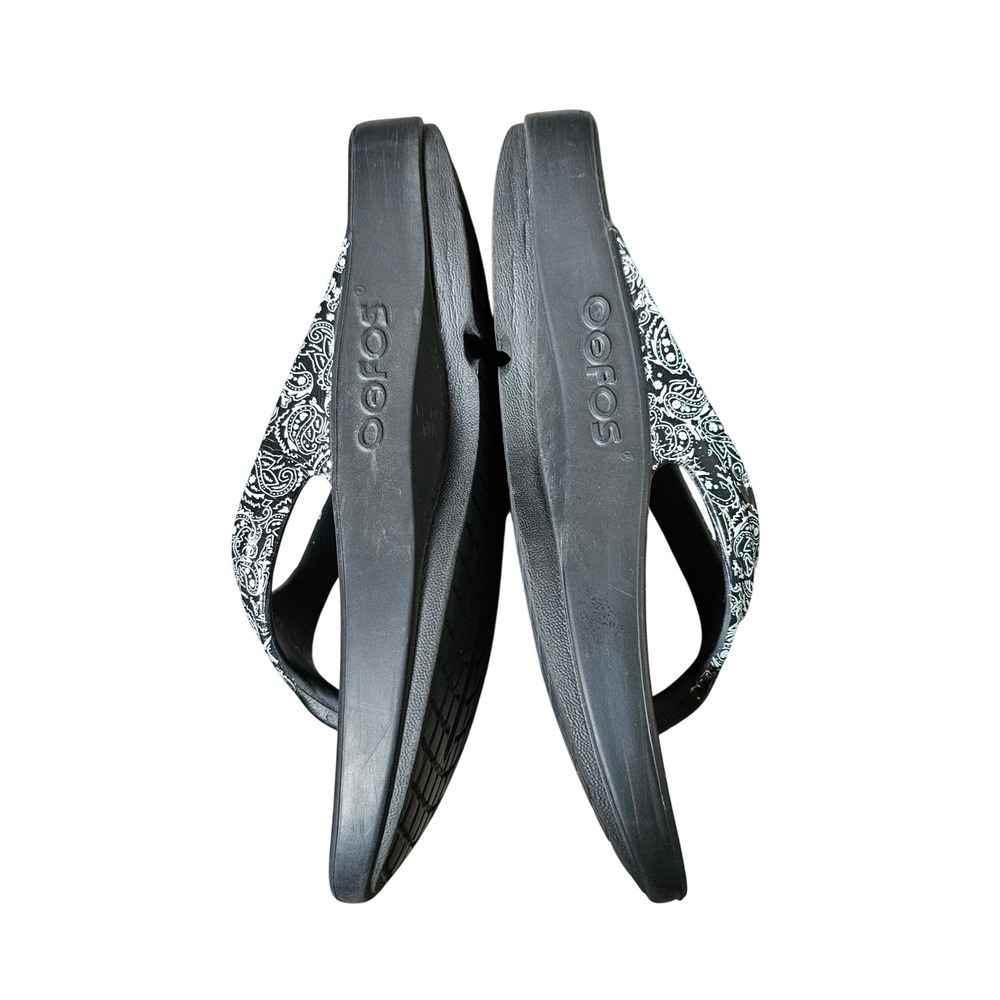 OOFOS OOLala Flip Flop Limited Bandana Paisley Women's Sandals Black US 8 EU 39 - Picture 4 of 8